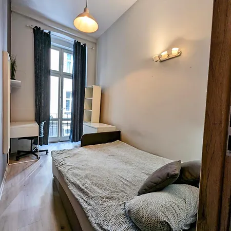 Centrum Fabryczna Hostel